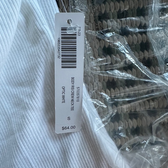 NWT!! Soma Ribbed bra T shirt, built in bra shirt , removable cups, super soft! - Picture 3 of 3